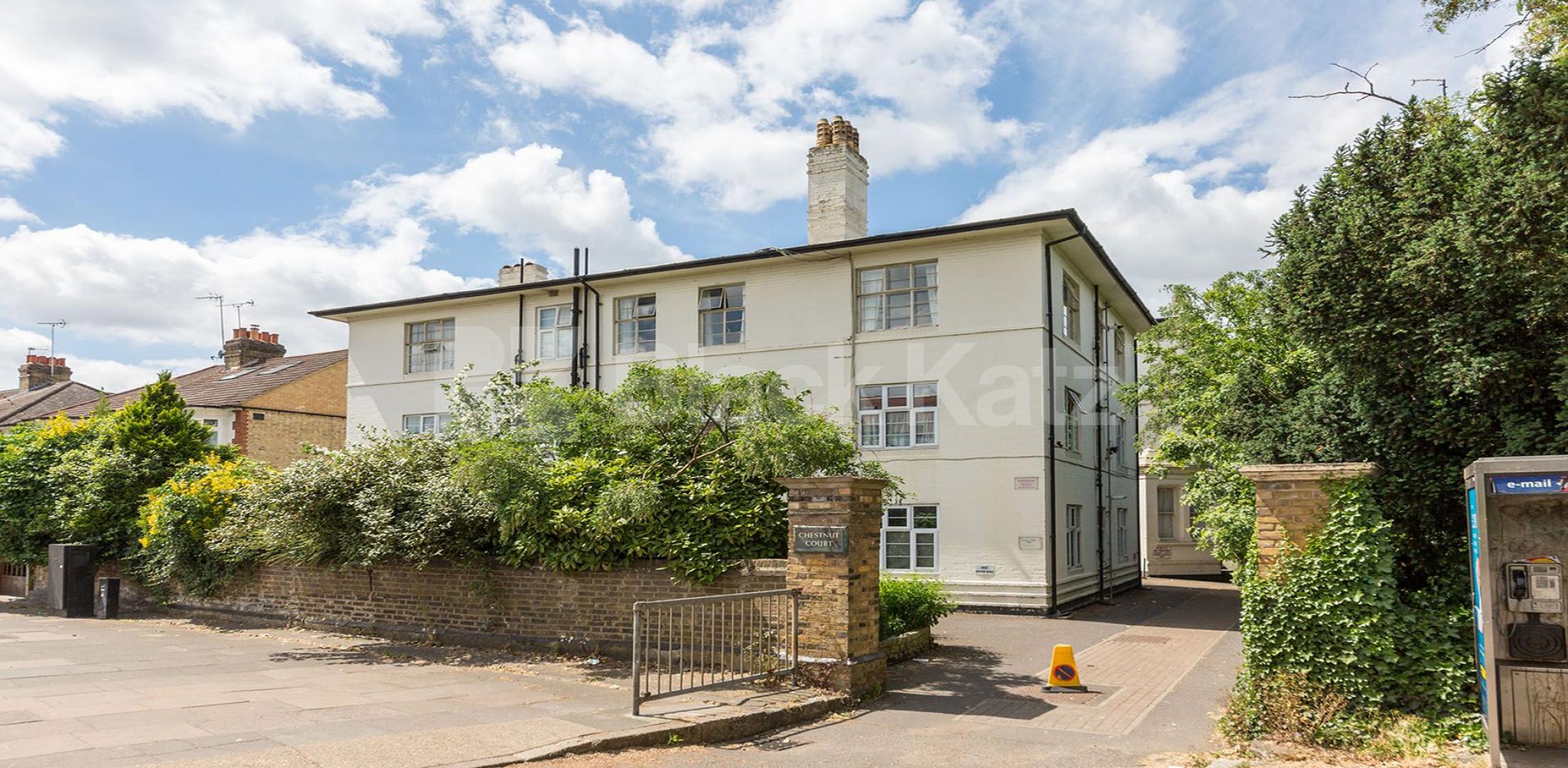 			New Instruction!, Studio Apartment, 1 bath, 1 reception Flat			 Chestnut Court, Middle Lane, Crouch End / Hornsey